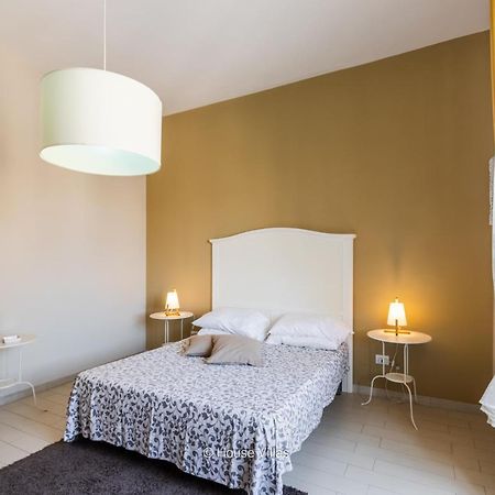 Il 49 Rooms Noto Eksteriør billede